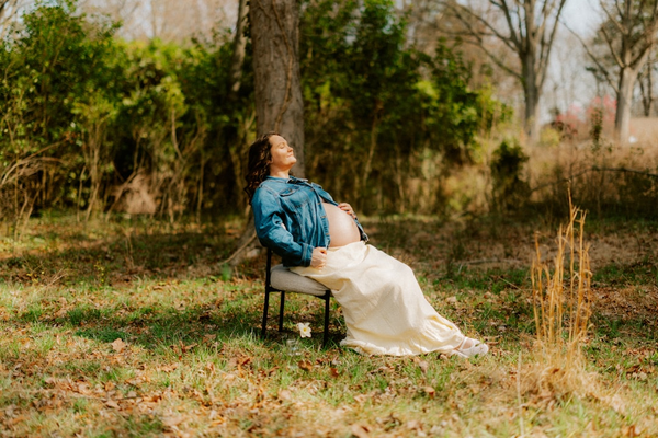 How Much Do Maternity Photos Cost? Real Price Breakdown + Cheaper Options